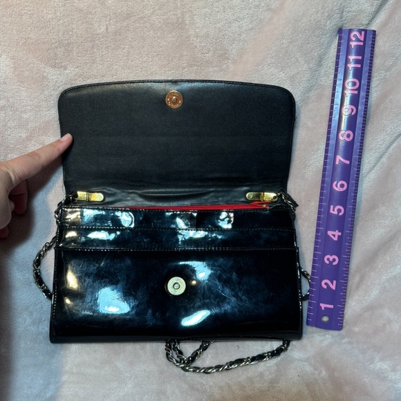 Vintage Ande’ Black Patent Leather Handbag With Gold Chain Shoulder Strap - Picture 7 of 11